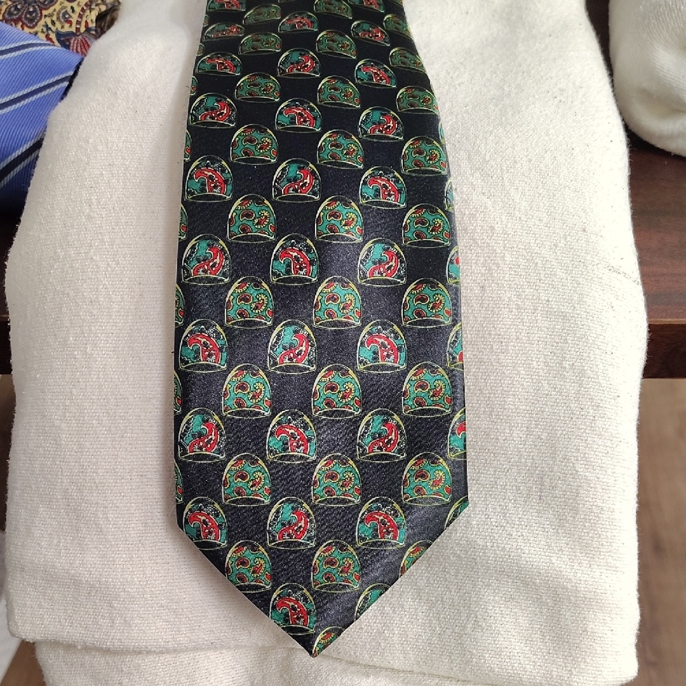 Elegant Black and Green Men's Tie